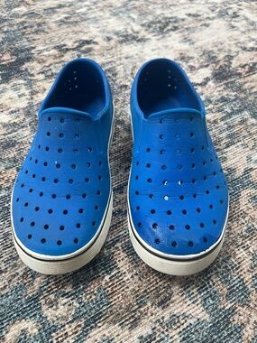 Native Miles Shoes C13 in Cobalt Blue